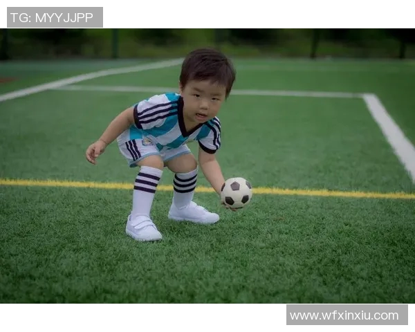 假小子追逐足球梦想与明星的青春故事 假小子追逐足球梦想与明星的青春故事