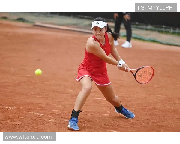 南京网球队在杯赛中的灵活战术与团队协作展现出强大竞争力 南京网球队在杯赛中的灵活战术与团队协作展现出强大竞争力