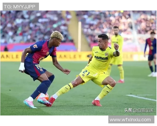 足球明星的儿子首次亮相赛场引发热议球迷期待未来表现 足球明星的儿子首次亮相赛场引发热议球迷期待未来表现